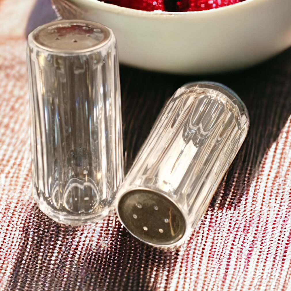 Salt & Pepper Shaker -D4