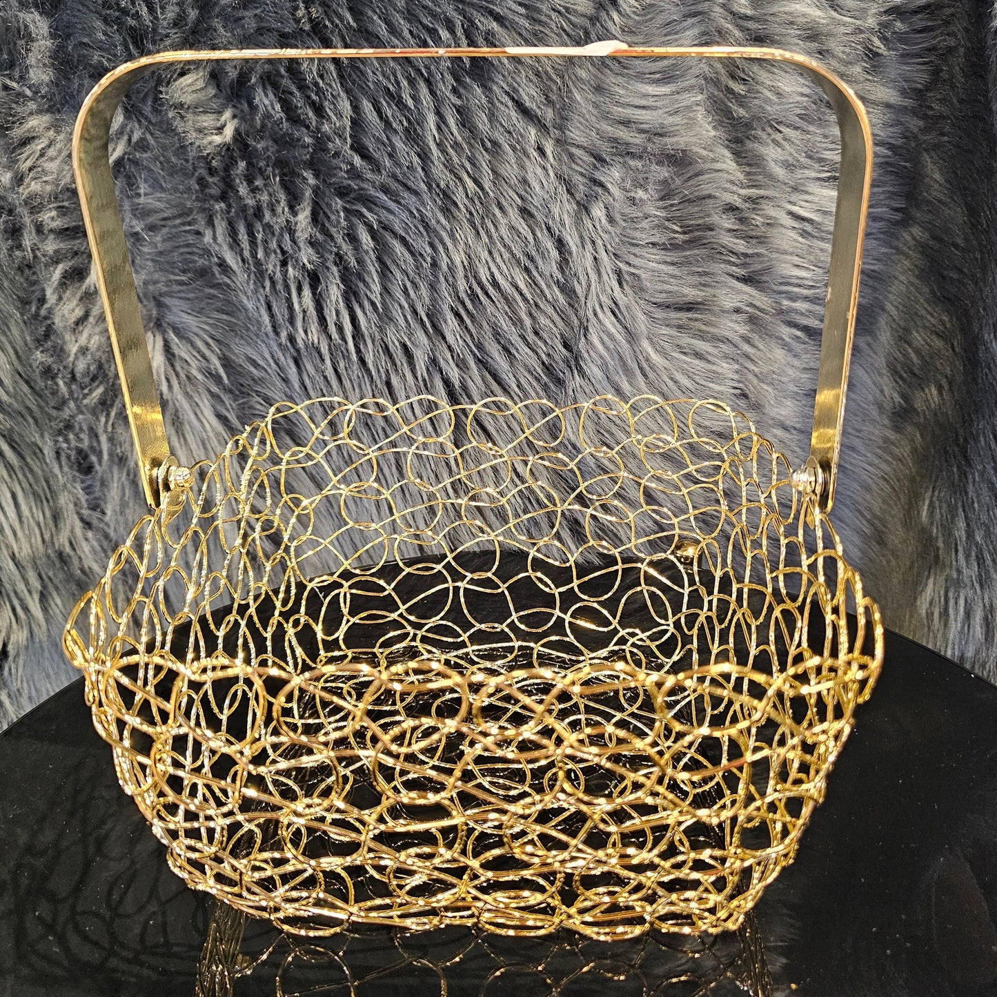 Golden Fruit Serving Basket (Medium)