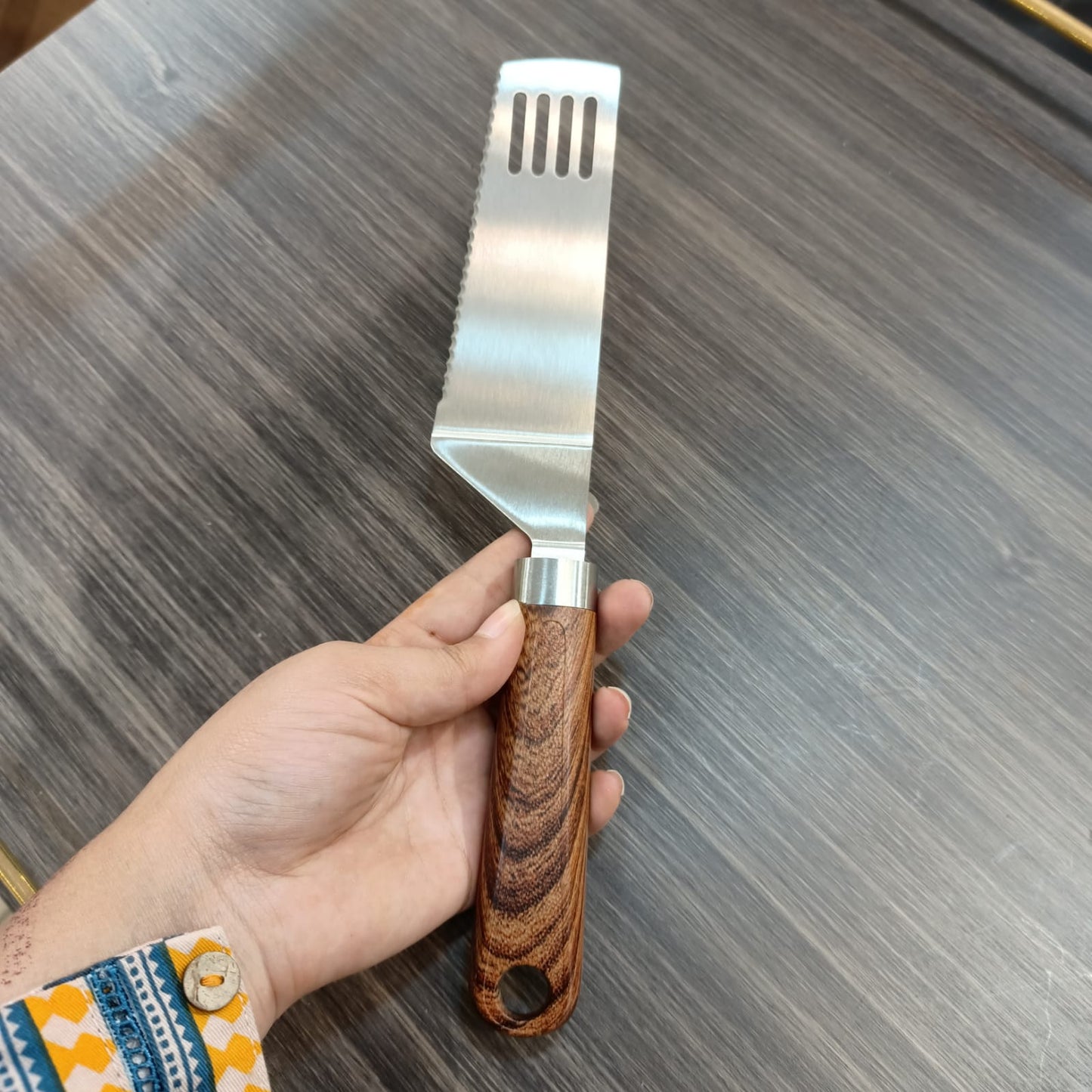 Wooden Handle Cake Lifter -KT