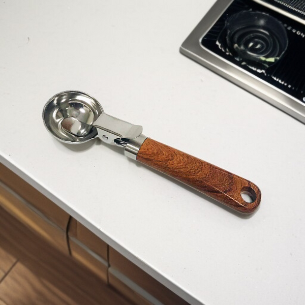 Wooden Handle Ice Cream Scooper-KT