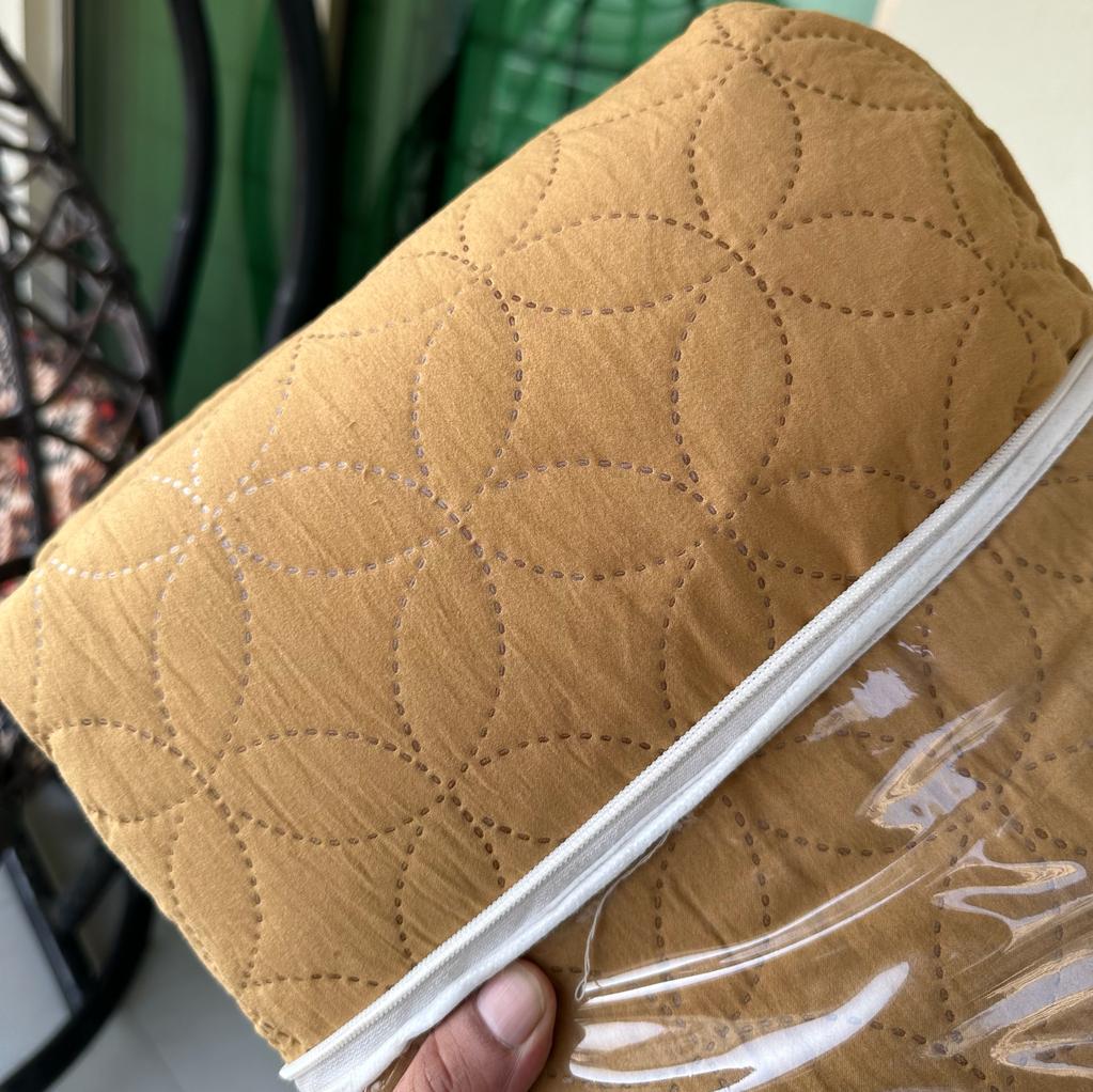 Waterproof Mattress Protector(Single Bed) (Minor Damage)