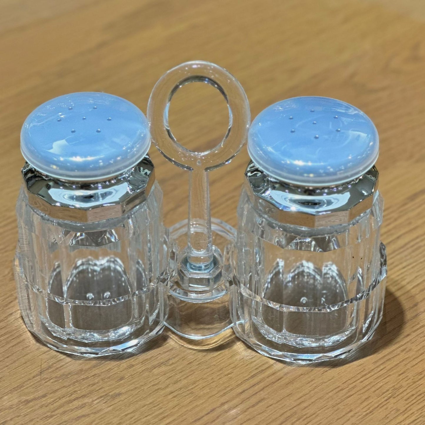 Acrylic Salt and Pepper Shaker-D2