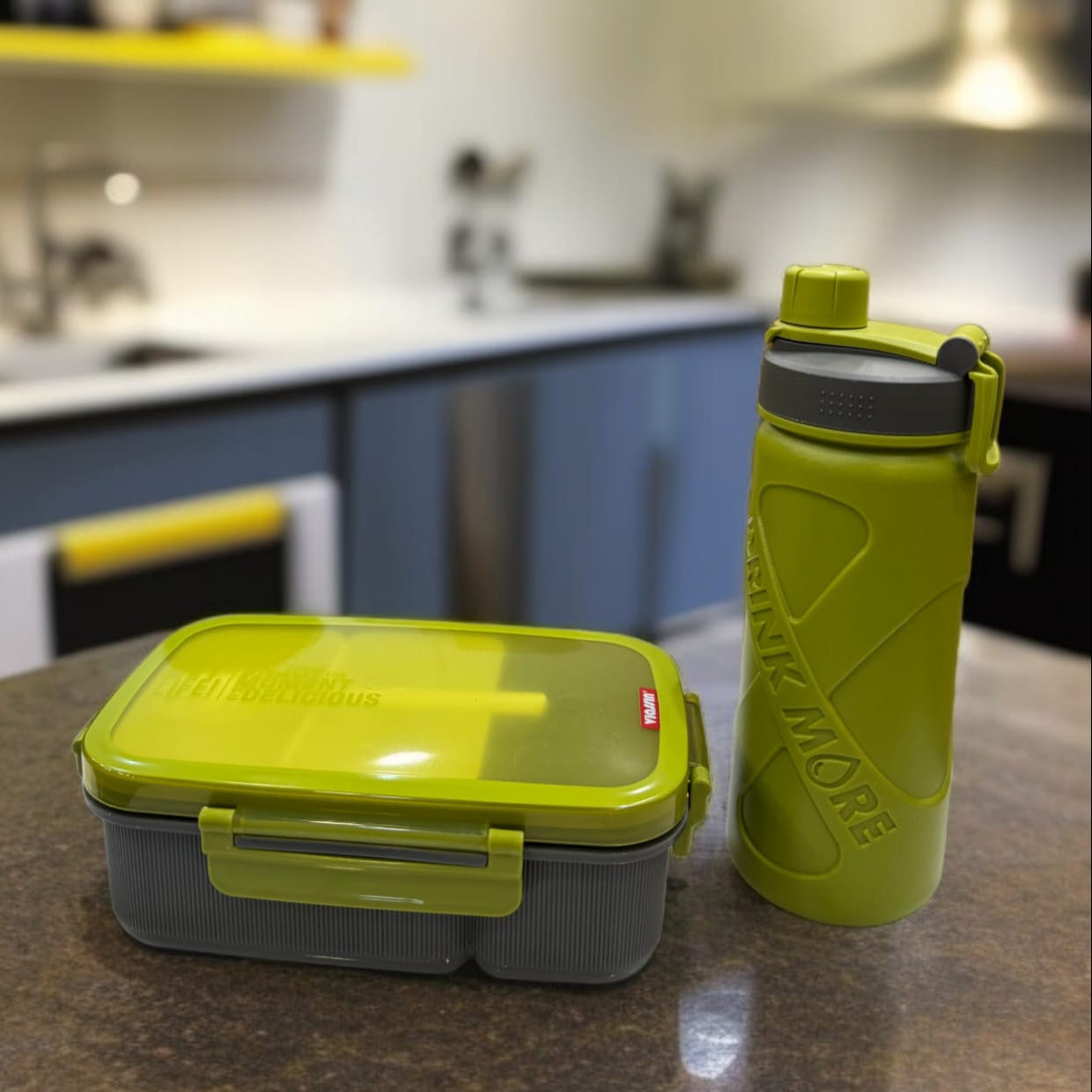 LunchBox with Bottle 7429 -Parrot