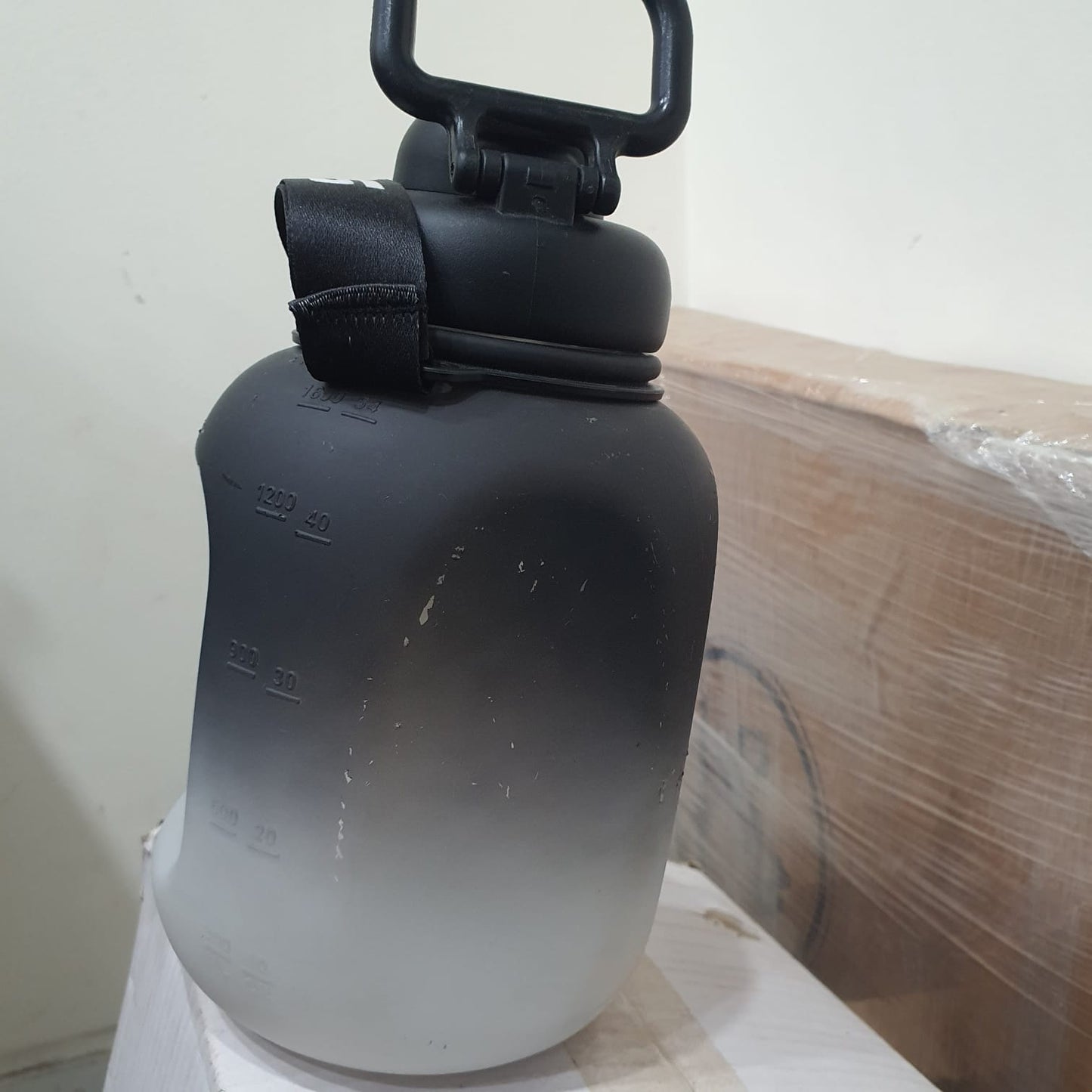 Portable Travel Bottle (1.6 L)(Minor Damage)